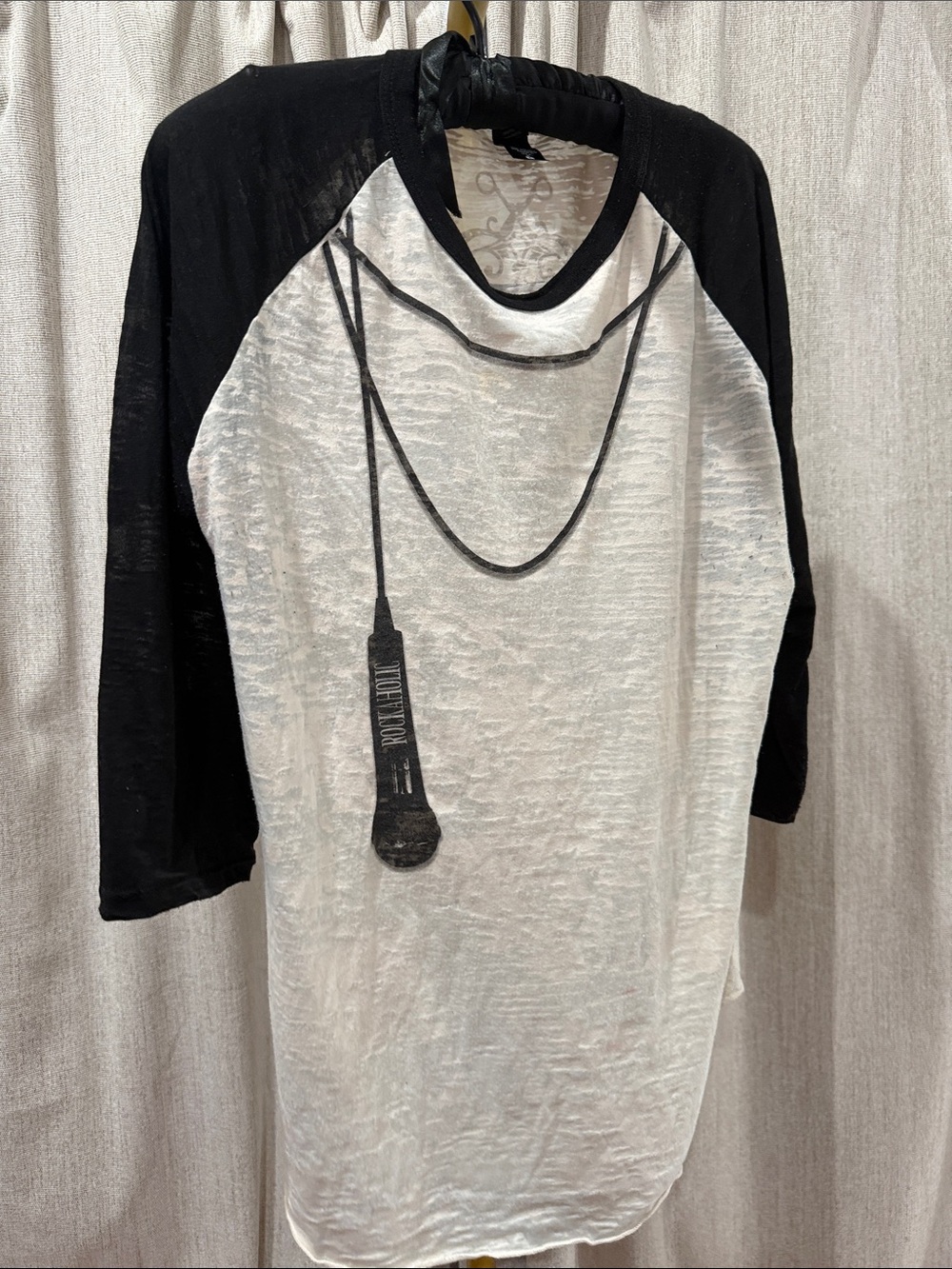 Tigi hair stylist Black & White Raglan Microphone Graphic Baseball Tee